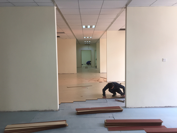 辦公室裝修復合地板鋪貼圖片 辦公室裝修復合地板鋪貼圖片