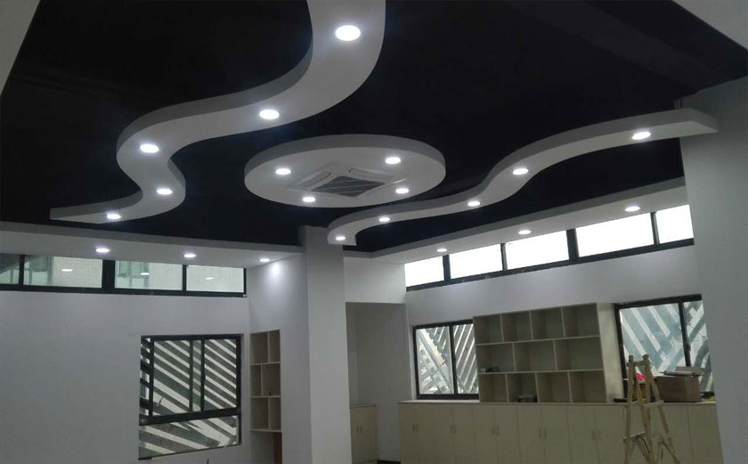 辦公區(qū)裝修吊頂實拍效果圖