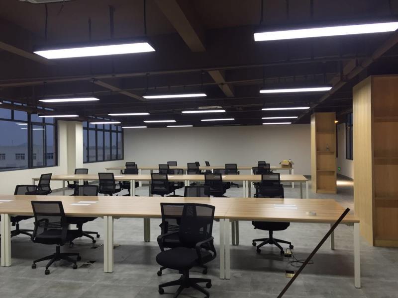 200平方中小型員工辦公室裝修設(shè)計效果圖